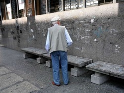 L’incivilt&agrave; abitanel salotto di Busto