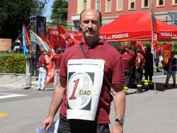 Varese, la grande protestadei vigili del fuoco