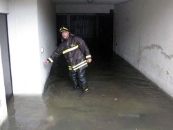 Mezza Busto affogaper dieci minuti di temporale