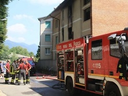 Varese, fiamme e pauraEvacuato stabile a Biumo