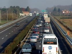 Svizzeri "furbetti"…Autostrade presenta il conto
