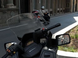 A Busto i motociclistisi svegliano di notte