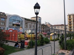 Mezza citt&agrave; al buioS’accende la protesta