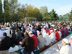 Varese invasa dagli islamici:"La crisi &egrave; una punizione di Allah"