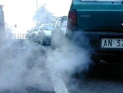 Lombardia, allarme smog:"Ignorati i limiti superati"
