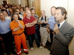 "Dateci i soldi"Rivolta in Comune