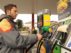 Benzinai varesini in rivolta"I conti non tornano pi&ugrave;"