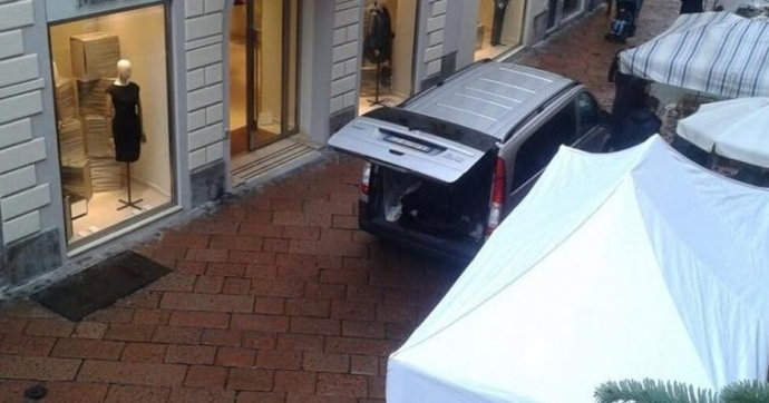 A Varese la pace non arriva
«Le bancarelle ci fanno un danno»