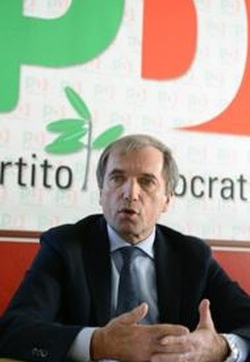 Autunno caldo per il Pd a Varese
Cresce il fronte anti Marantelli