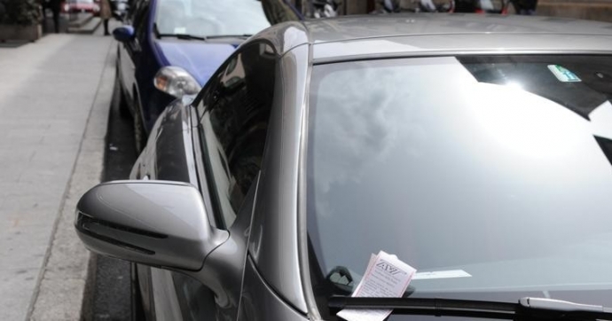 Basta multe ai fedeli. Il sindaco apre Villa Baragiola