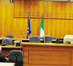 Bimba abusata da papà e vicino
Arriva la condanna per gli orchi