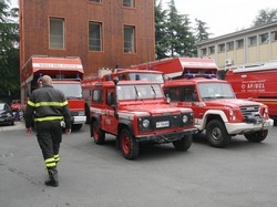 «C’è un cadavere in casa» Ma è il frigo che si è rotto