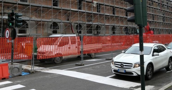 Ci siamo: le auto tornano in via Spinelli
Niente stop dopo Natale: «È definitivo»