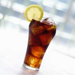 Allarme per Coca Cola e Pepsi: “Il caramello pu&ograve; causare il cancro”