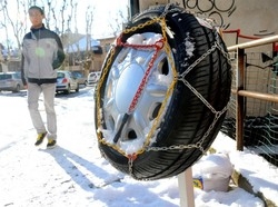 Da domani obbligatorie
le gomme da neve