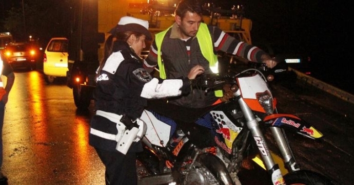 Drammatico incidente a Varese
Muore in moto a 16 anni