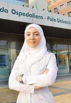 Dua, la futura dottoressa con il velo
«Studio per aiutare la gente di Siria»