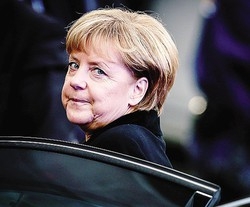 Entra in aula anche la Merkel 
«Il tedesco è la lingua del lavoro»