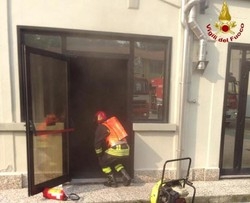 Fiamme e paura in ufficio Incendio in via Pacinotti
