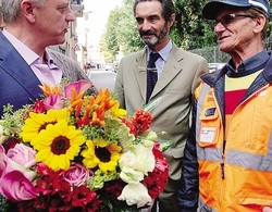 Fiori per il “vigile” Antonio
Simbolo dei nonni varesini