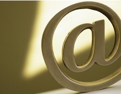 Gli manda trentamila mail in due mesi 
E il tecnico del web finisce a processo