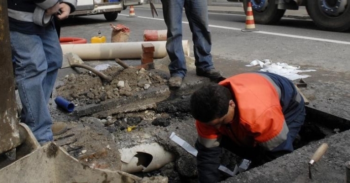 Guasto alla tubatura 
Tre rioni senz’acqua