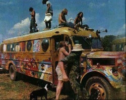 Sfregio al festival hippie: super prezzi e fa l’esaurito