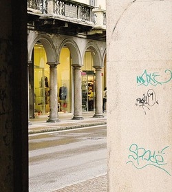 I bulli attaccano in corso Moro
Pestati in centro due fidanzatini