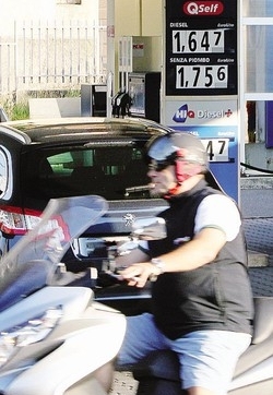 Il bonus benzina dà una mano
Ma il caro-pieno resta un problema