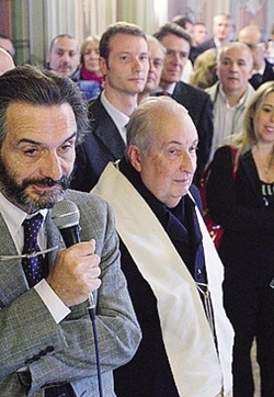 Il Palazzo “taglia” sul brindisi
Addio spumante e  panettone