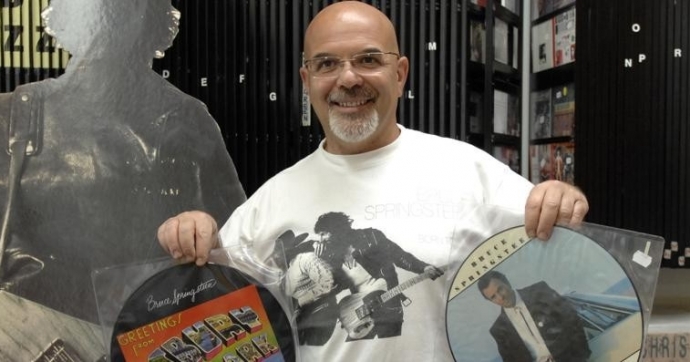 Il vinile trasloca. E lo fa con il botto