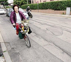 In viale Borri si salvi chi può
Strada a ostacoli e ad alti rischi