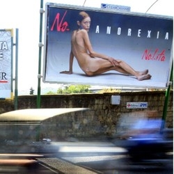 «Io, papà di una anoressica
Lei si spegne e nessuno ci aiuta»