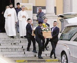 Isabel, l’ultimo saluto
«Perdonaci, se puoi»