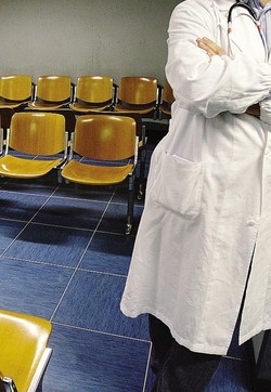 La pensione   del dottore   svuota gli studi
Varese rischia di rimanere senza medico