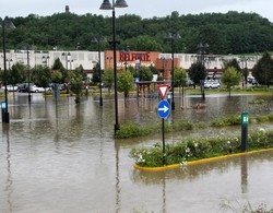 «L’acqua era alle caviglie
E non si fermava mai»