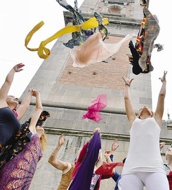 L’arte  e il colore
Sulla via del 2015
corre il flash mob