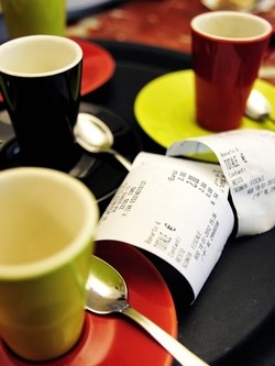 «Lascio il caffè pagato ai poveri»
Generosità virale anche a Varese