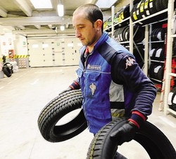 L’effetto-autunno ci ha fregato
E il cambio-gomme arriva tardi