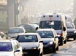 L’inquinamento è alle stelle
 Stop a riscaldamenti e auto