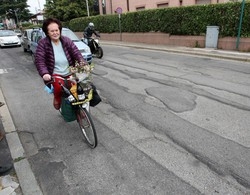 “Maledizione bici” a Varese
Tra buche e ladri di due ruote
