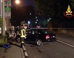 Malore e schianto
Muore automobilista
