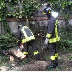 MALTEMPO, UNITA’ DI CRISI
TRENI IN TILT, LAGO FUORI
