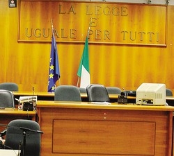 «Nella disperazione chiedi aiuto
Ma è un abbraccio con la morte»