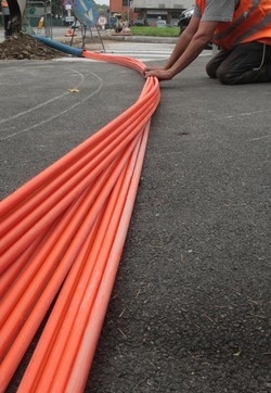 Novanta chilometri di fibra ottica
Varese pronta al web super veloce