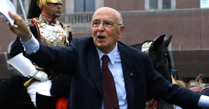 Oggi le sue dimissioni spaccano la città
Ieri, da presidente, l’applaudirono tutti