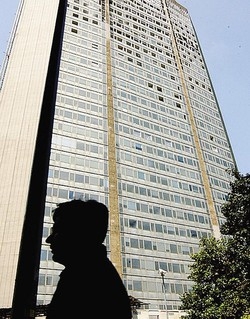 Politici a dieta, super manager no
Incassi da brivido in Regione