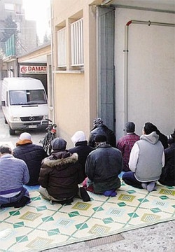 Rabbia degli islamici
contro il Palazzo
«Pronti a far causa»