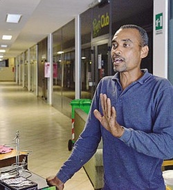 Riapre a poche ore dal rogo
«Questo locale è  tutta la mia vita»