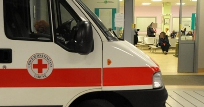 Scontro sulla provinciale del lago: donna ferita, traffico in tilt